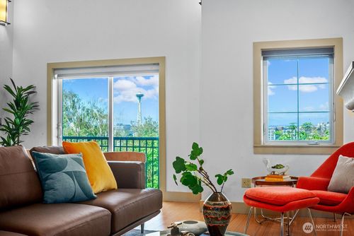 109-745 Bellevue Ave E, Seattle, WA, 98102-4484 | Card Image
