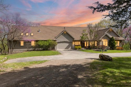 N6130 Honeysuckle Ln, Green Lake, WI, 54941-9609 | Card Image