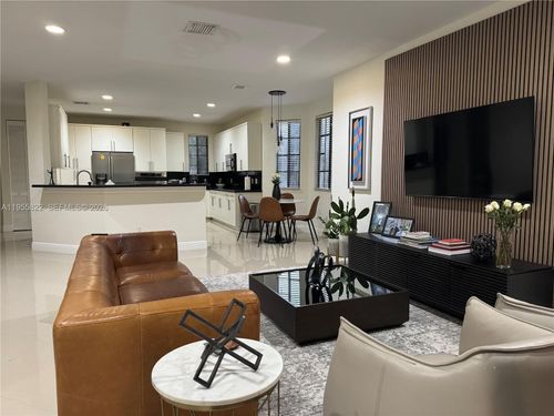 3-1547 Passion Vine Cir, Weston, FL, 33326-3657 | Card Image