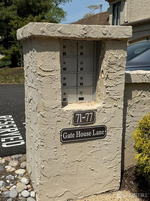 75 Gate House Ln, Edison, NJ, 08820-4009 | Card Image