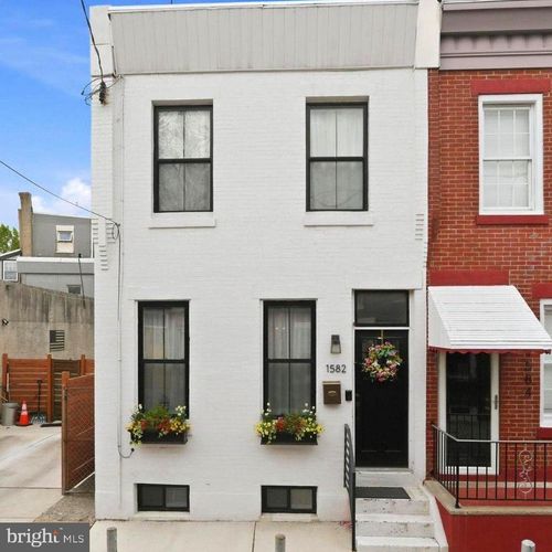 1582 E Hewson St, PHILADELPHIA, PA, 19125-2830 | Card Image