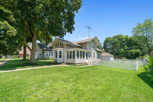 220 N Cedar St, Waterman, IL, 60556-6066 | Card Image