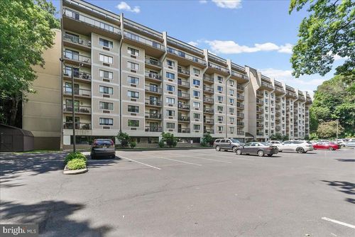 2q-800 Avondale Rd, WALLINGFORD, PA, 19086-6665 | Card Image