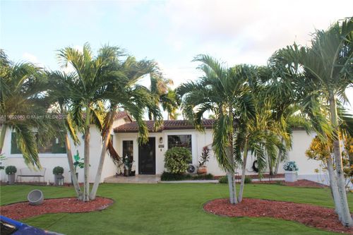 8000 Nw 172nd St, Hialeah, FL, 33015-3853 | Card Image