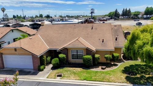 2174 Garden Cir Dr, Manteca, CA, 95336 | Card Image