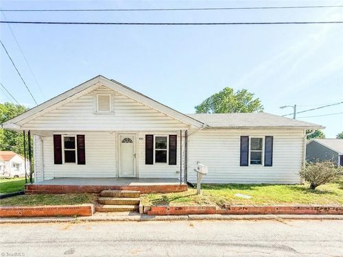 601 Huger St, Thomasville, NC, 27360-3635 | Card Image