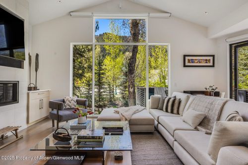 100 Park Ave, Aspen, CO, 81611-2424 | Card Image