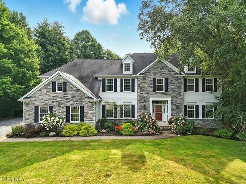 17291 Buckthorn Dr, Chagrin Falls, OH, 44023-1412 | Card Image