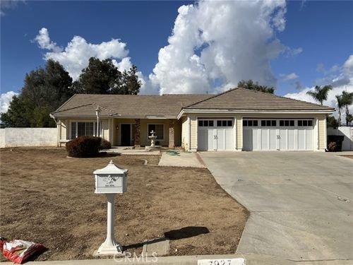  Woodland Drive, Riverside, CA, 92506 | Card Image