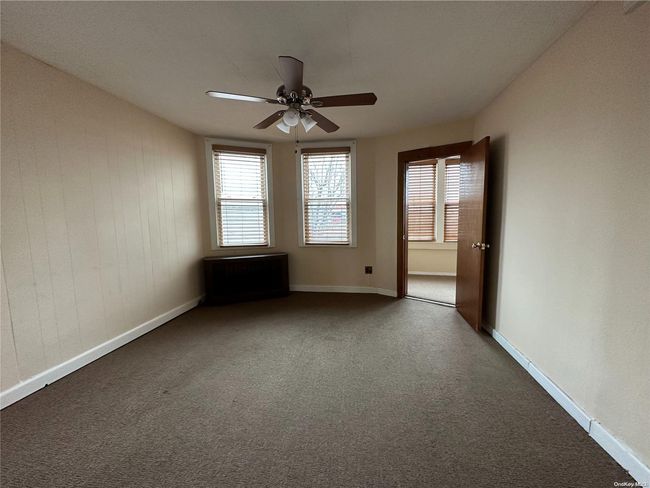 2ND FLOOR LIVING ROOM WITH BIG WINDOWS | Image 11