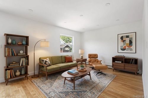 2-58-28 84th St, Middle Village, NY, 11379-5419 | Card Image