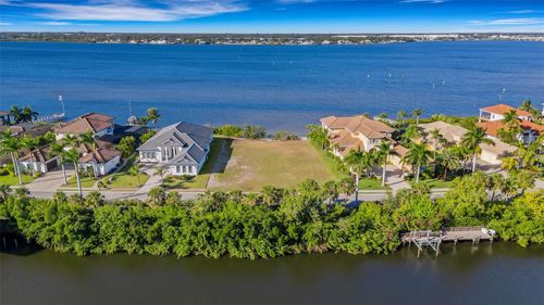 4111 Hawk Island Dr, BRADENTON, FL, 34208-9408 | Card Image