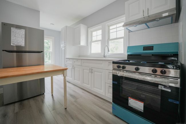 2 - 519 Third Avenue, Home with 2 bedrooms, 1 bathrooms and 1 parking in West Haven CT | Image 4