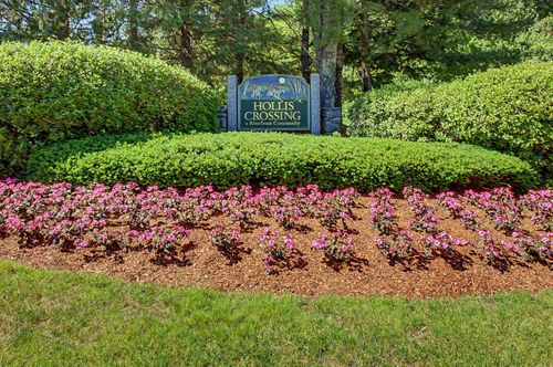 105-5 Bartemus Trl, Nashua, NH, 03063-7633 | Card Image