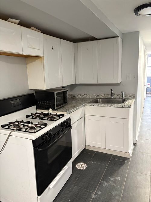 b-579 Liberty Ave, Jersey City, NJ, 07307-3910 | Card Image