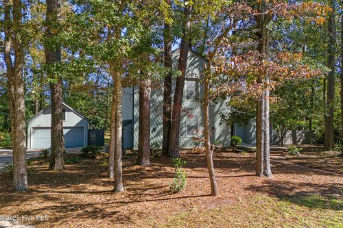 213 Larkin St, Morehead City, NC, 28557-2536 | Card Image