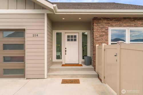 214 Solomon Loop Nw, East Wenatchee, WA, 98802-6085 | Card Image