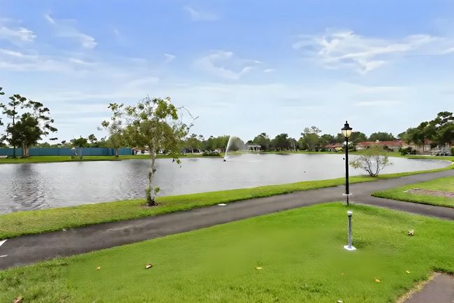 603 Laconia Cir, Condo with 2 bedrooms, 2 bathrooms and null parking in Lake Worth FL | Image 15