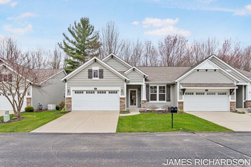 16991 Pickett Ln, Nunica, MI, 49448-9370 | Card Image