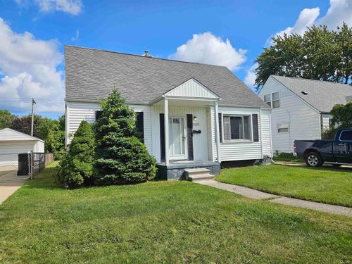 25672 Wiseman St, Roseville, MI, 48066-3632 | Card Image