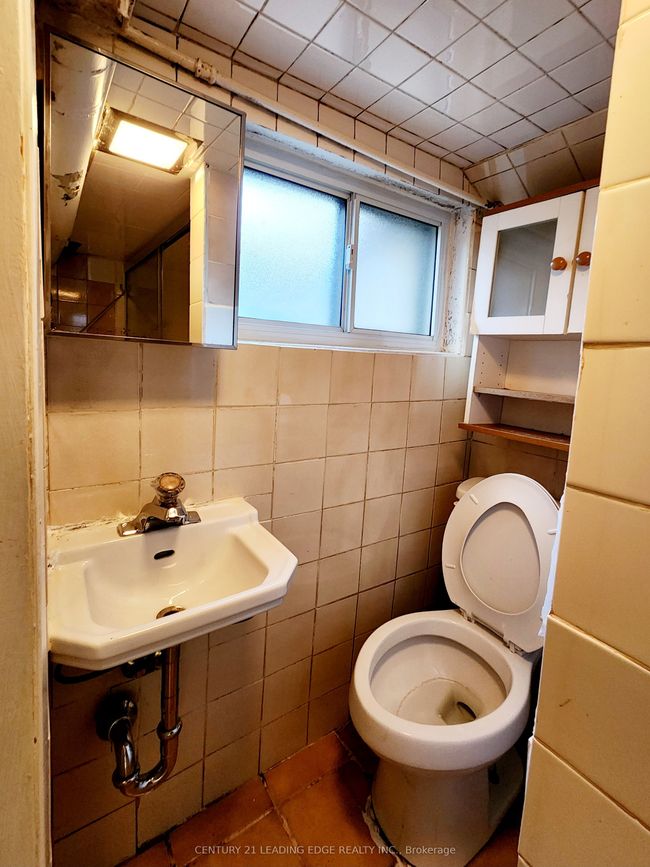 635 Coxwell Ave, House attached with 3 bedrooms, 2 bathrooms and null parking in Toronto ON | Image 31