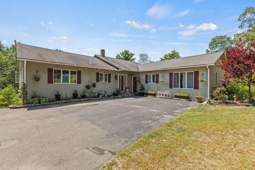 28 Oakledge Road, Raymond, ME, 04071 | Card Image