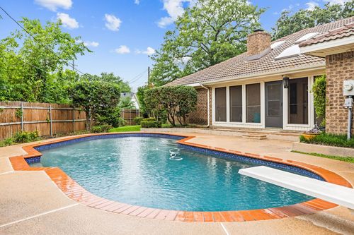 2036 Parkridge Ct, Hurst, TX, 76054-3001 | Card Image