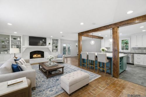 2424 Broussard St, Baton Rouge, LA, 70808-1027 | Card Image