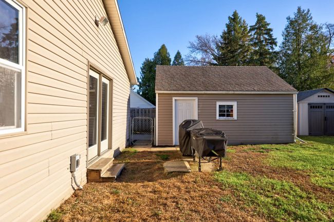 246 Lagoon Beach Dr, House other with 3 bedrooms, 2 bathrooms and null parking in Bay City MI | Image 36