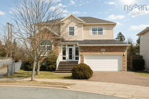 31 Parkmount Close, Halifax, NS, B3S1L7 | Card Image