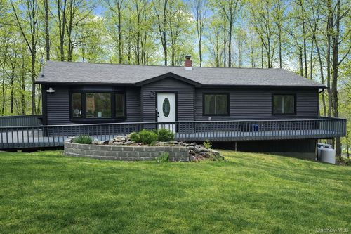 17 Union School Rd, Montgomery, NY, 12549-2310 | Card Image