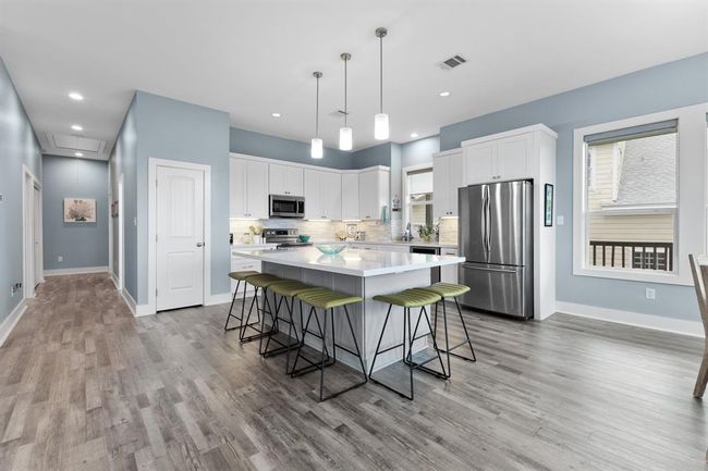 4111 Isla Del Sol, House other with 3 bedrooms, 2 bathrooms and 1 parking in Galveston TX | Image 4