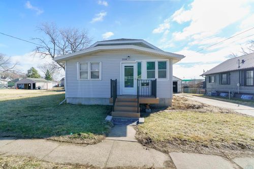 2518 Chambers St, Sioux City, IA, 51104-3030 | Card Image