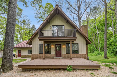 11095 Hibner Rd, Hartland, MI, 48353-1236 | Card Image