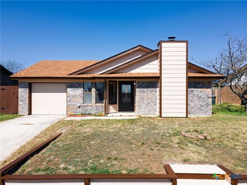 111 Spur Dr, Copperas Cove, TX, 76522-1015 | Card Image