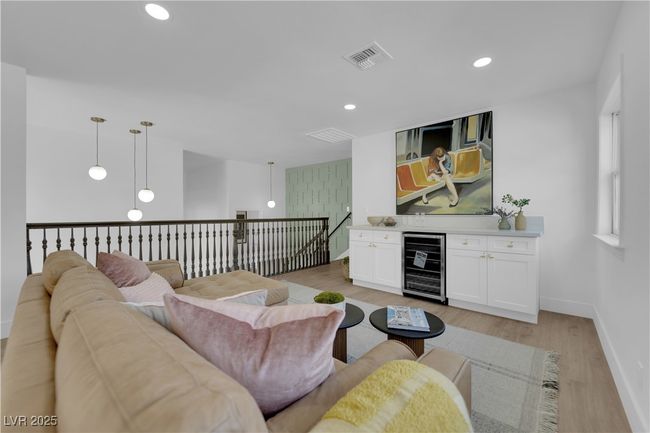 Upstairs living room/loft | Image 68