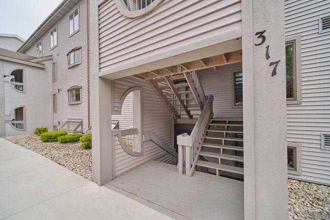 APT-8 - 317 5 Th Ave, Condo with 2 bedrooms, 1 bathrooms and null parking in Manistee MI | Image 33