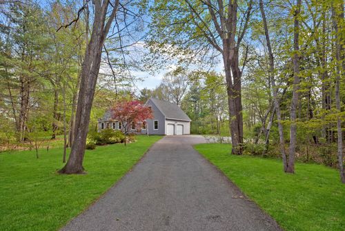 22 New Rd, North Hampton, NH, 03862-2127 | Card Image