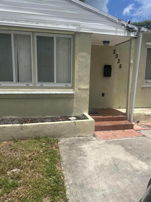2035 Rodman St, Hollywood, FL, 33020-6927 | Card Image
