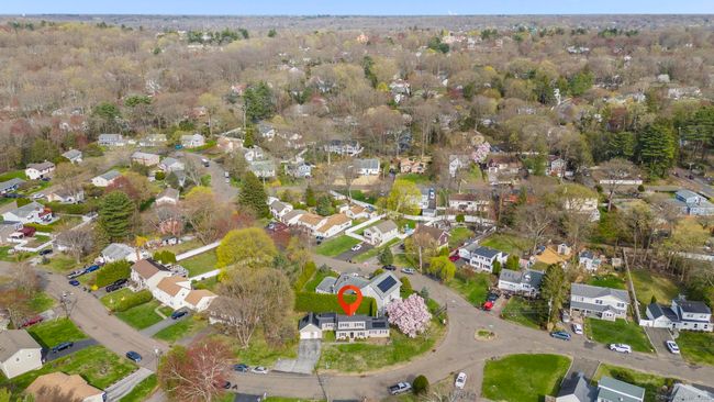 11 Barmore Dr W, House other with 3 bedrooms, 2 bathrooms and 4 parking in Stamford CT | Image 18