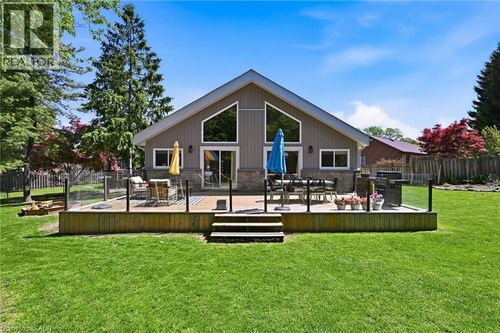 24 Glenwood Cres, Hamilton, ON, L9C3J4 | Card Image