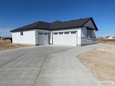 832 E 1560 N, House other with 6 bedrooms, 3 bathrooms and 3 parking in Shelley ID | Image 2