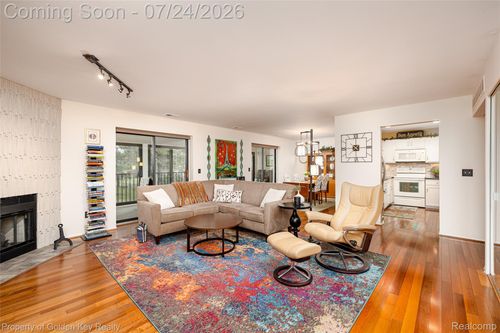 17955 University Park Dr, Livonia, MI, 48152-3929 | Card Image