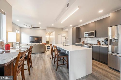 ph3-1501 N 31st St, PHILADELPHIA, PA, 19121-4073 | Card Image