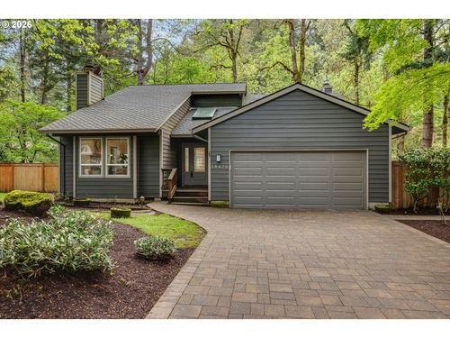 18679 Indian Creek Dr, Lake Oswego, OR, 97035-8213 | Card Image