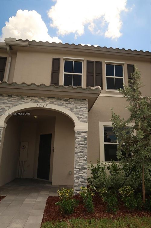 1513 Se 27th Rd, Homestead, FL, 33035-2526 | Card Image