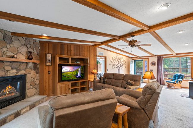 123 Lake Shore Dr, Home with 3 bedrooms, 3 bathrooms and null parking in Wisconsin Dells WI | Image 4
