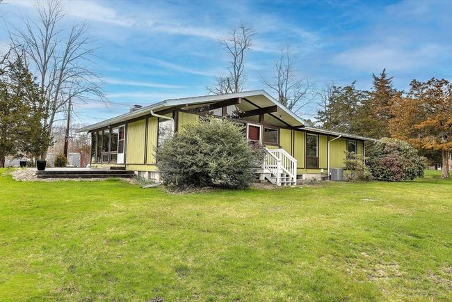 622 Pike Ave, House other with 3 bedrooms, 2 bathrooms and 4 parking in Attleboro MA | Image 40