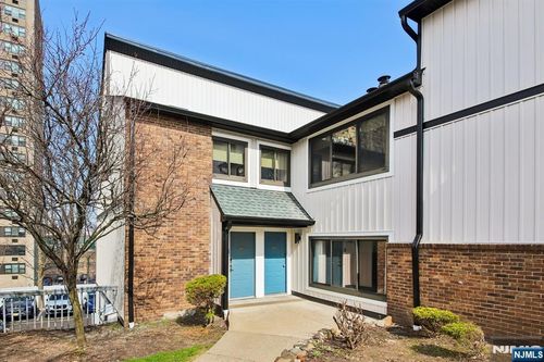 1431 John Street, Fort Lee, NJ, 07024 | Card Image