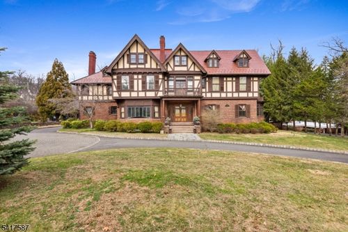90 Gregory Ave, West Orange, NJ, 07052-4713 | Card Image